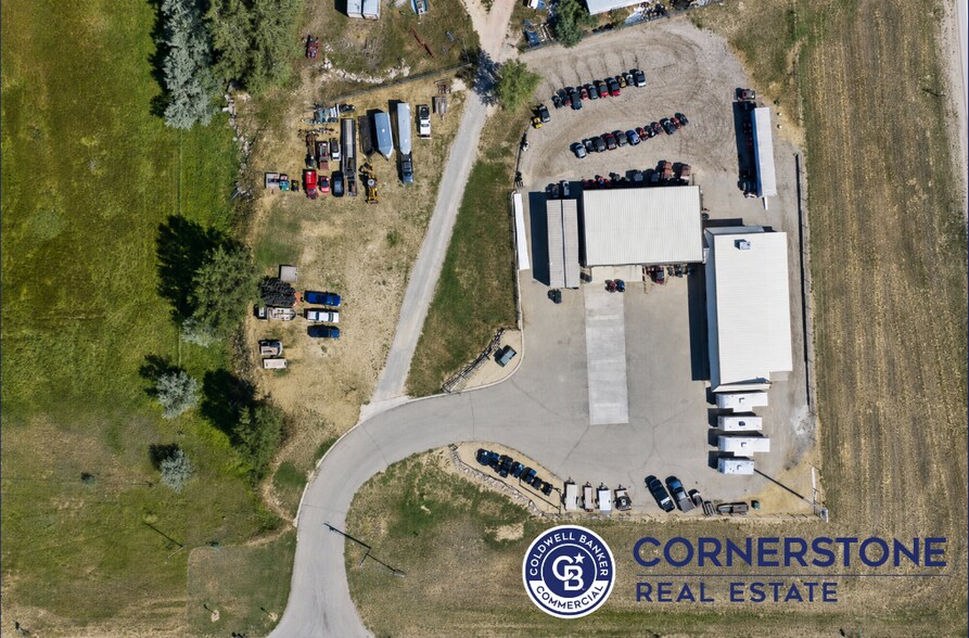 More Photos Of 1121 S Main St, Buffalo Service Station For Sale