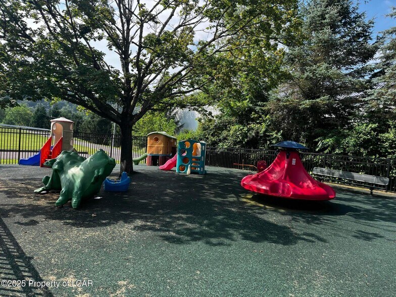 More Photos Of 18 Country Rd, Shavertown Medical For Sale