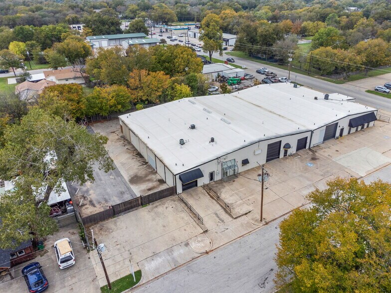 More Photos Of 2333-2337 Delante St, Haltom City Warehouse For Sale