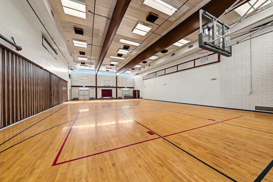 More Photos Of 2401 E Tonopah Ave, North Las Vegas Religious Facility For Sale