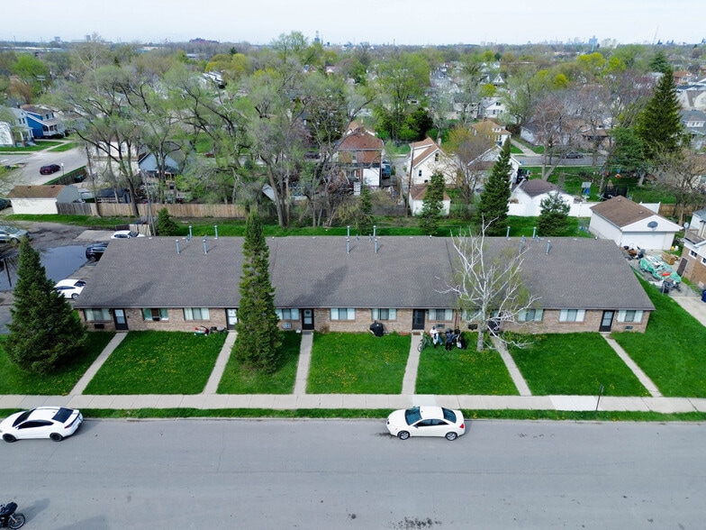 Primary Photo Of 1470 Paris Ave, Lincoln Park Multifamily For Sale