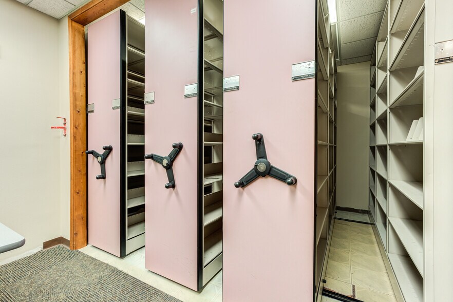 More Photos Of 3802-3806 Interstate 27, Lubbock Office For Sale