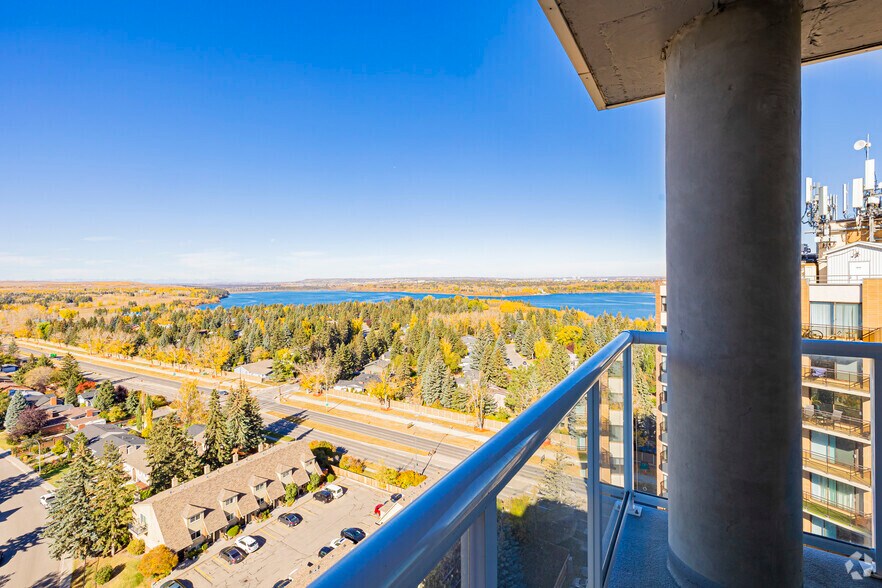 More Photos Of 2105 90 Av SW, Calgary Apartments For Lease