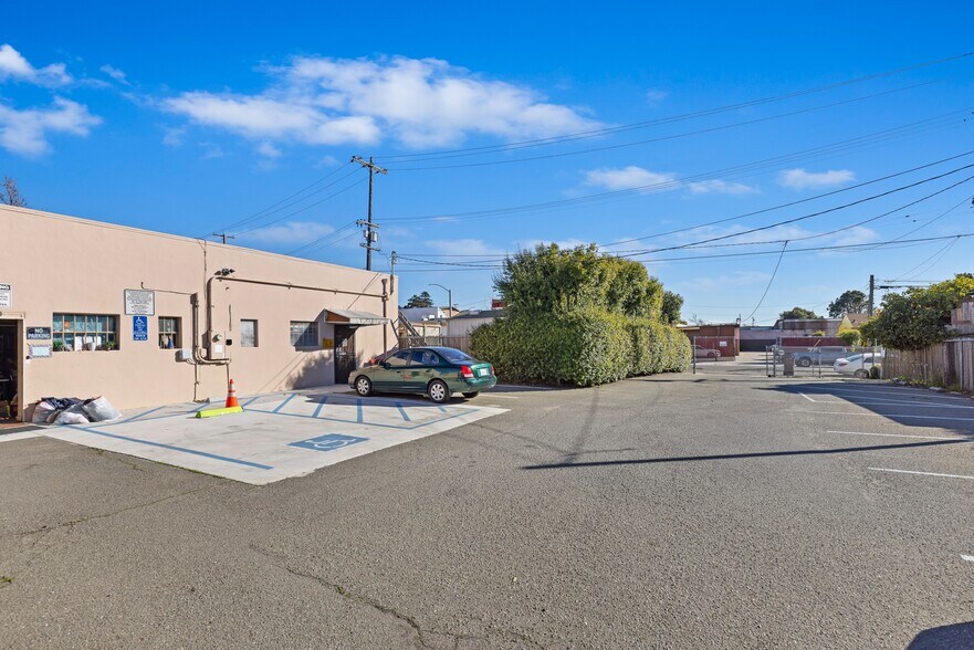 More Photos Of 10311-10317 San Pablo, El Cerrito Storefront For Sale