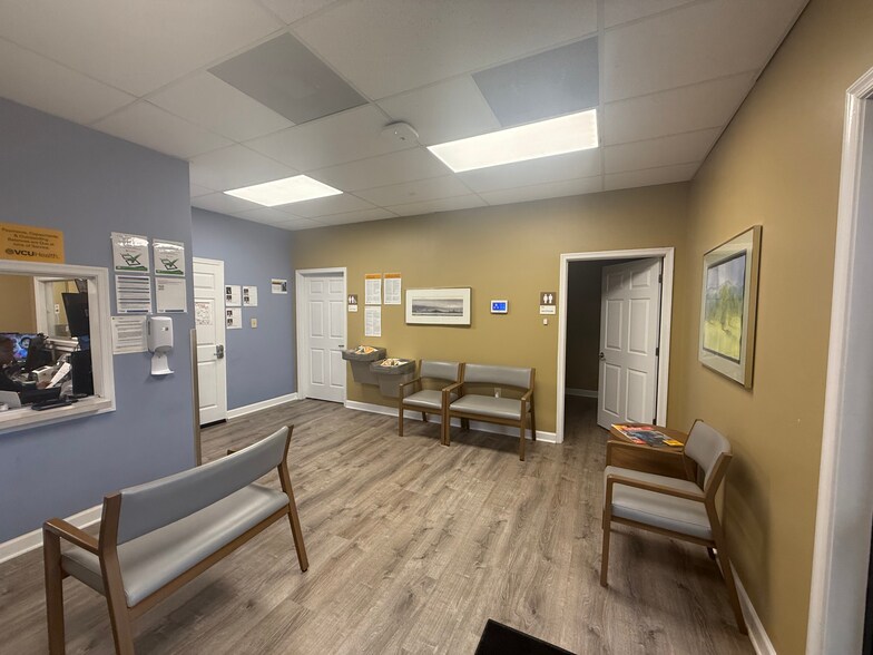 More Photos Of 321 Park Hill Dr, Fredericksburg Medical For Sale