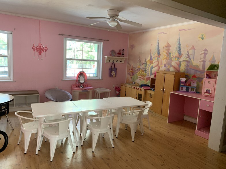More Photos Of 1906 Talpeco Rd, Tallahassee Daycare Center For Sale