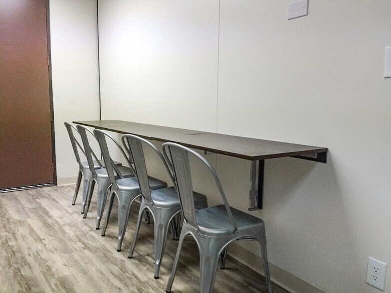 More Photos Of 360 Mobil Ave, Camarillo Office For Lease