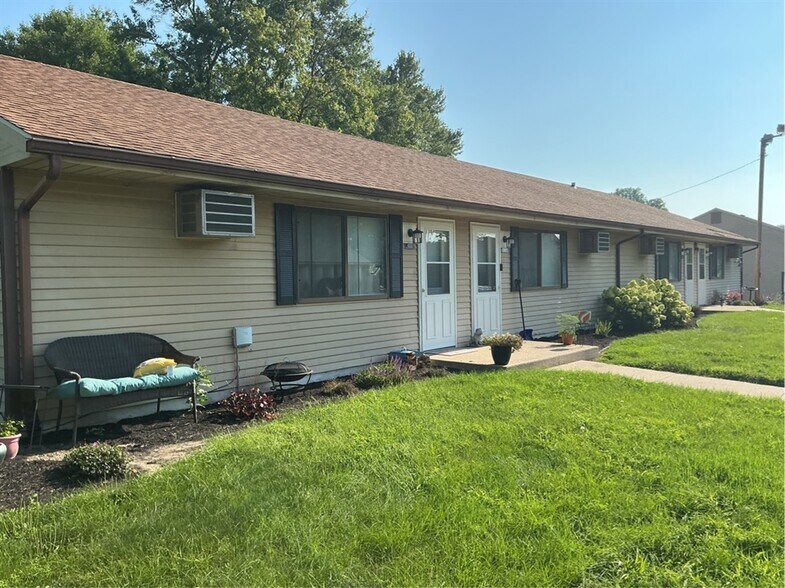 More Photos Of 413 S Village St, Pierceton Multifamily For Sale