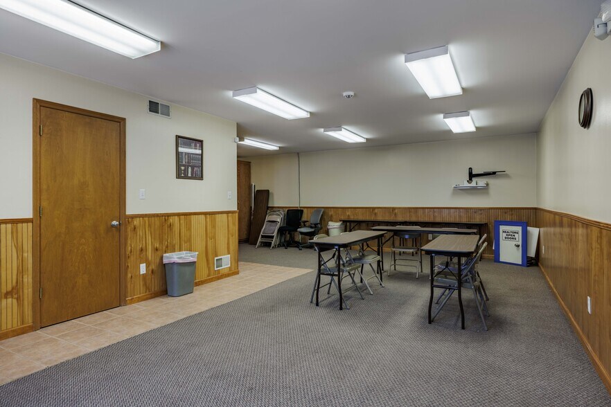 More Photos Of 74 Broadway, Kingston Office For Sale