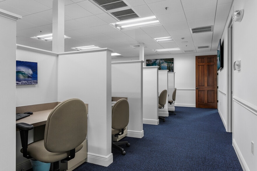 More Photos Of 11811 US Highway 1, North Palm Beach General Retail For Lease