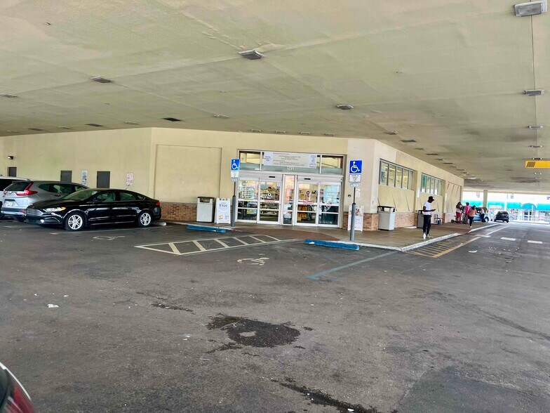 More Photos Of 1201 SW 1st St, Miami Drugstore For Lease