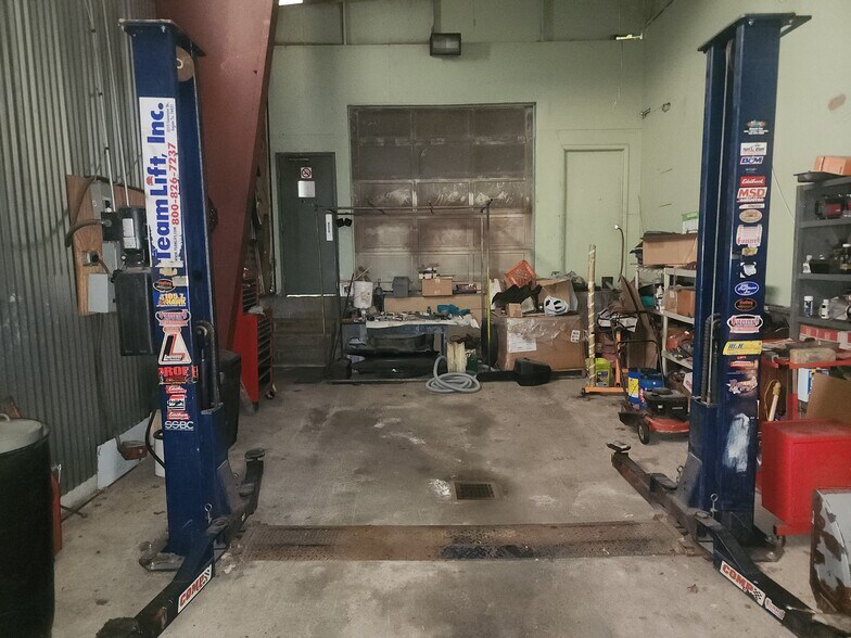 More Photos Of 229 Marion St, Scranton Warehouse For Sale