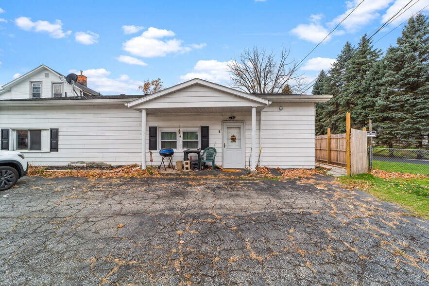 More Photos Of 7444 Lake Ave, Elyria Multifamily For Sale