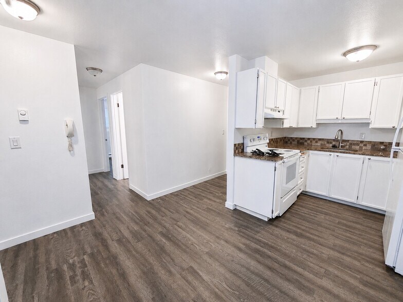 More Photos Of 3510 W Elmore St, Seattle Apartments For Sale