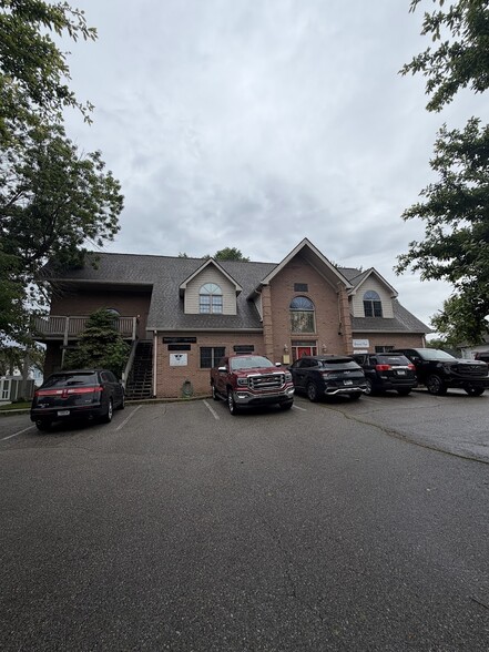 More Photos Of 70 E Main St, Greenwood Office For Lease