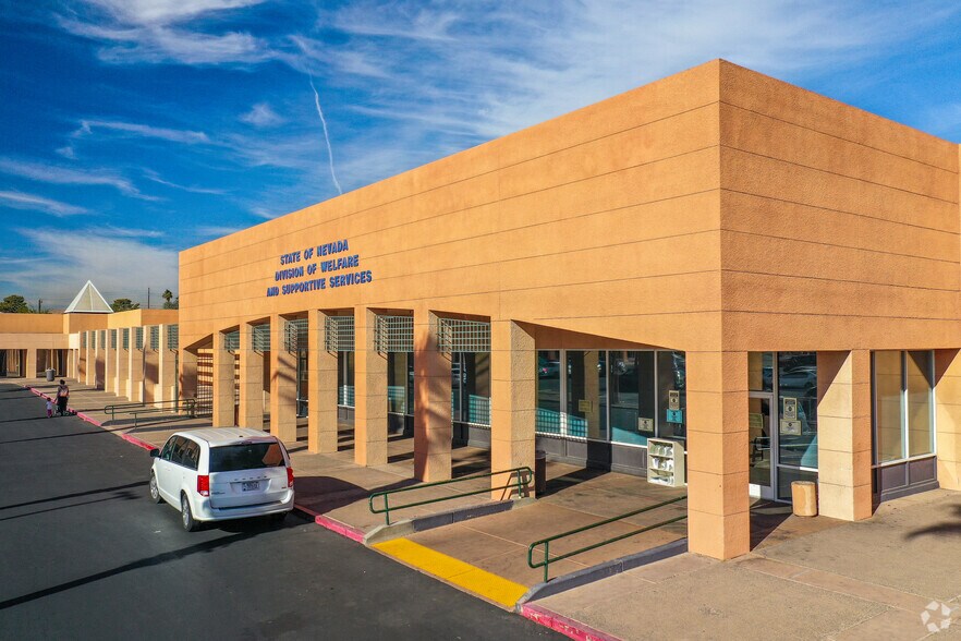 More Photos Of 3220-3370 E Flamingo Rd, Las Vegas Unknown For Lease