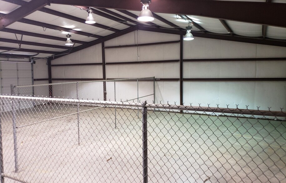 More Photos Of 5335 Brystone Dr, Houston Flex For Lease