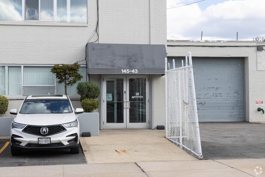 More Photos Of 145-69 226th St, Jamaica Warehouse For Lease