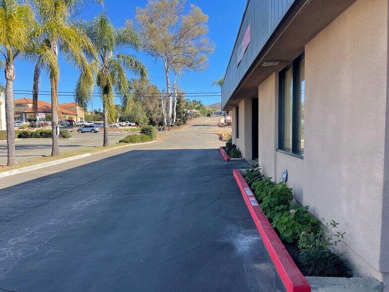 More Photos Of 1970 E Vista Way, Vista Freestanding For Sale