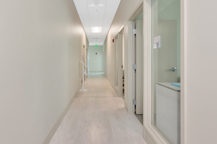 More Photos Of 2851 Height St, Sarasota Medical For Lease