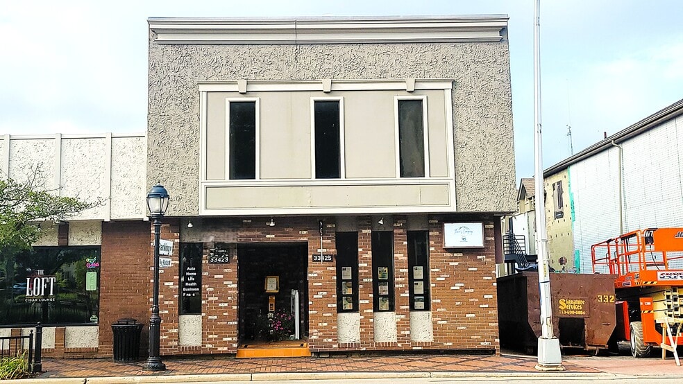 More Photos Of 33409-33425 Grand River Ave, Farmington Office For Sale