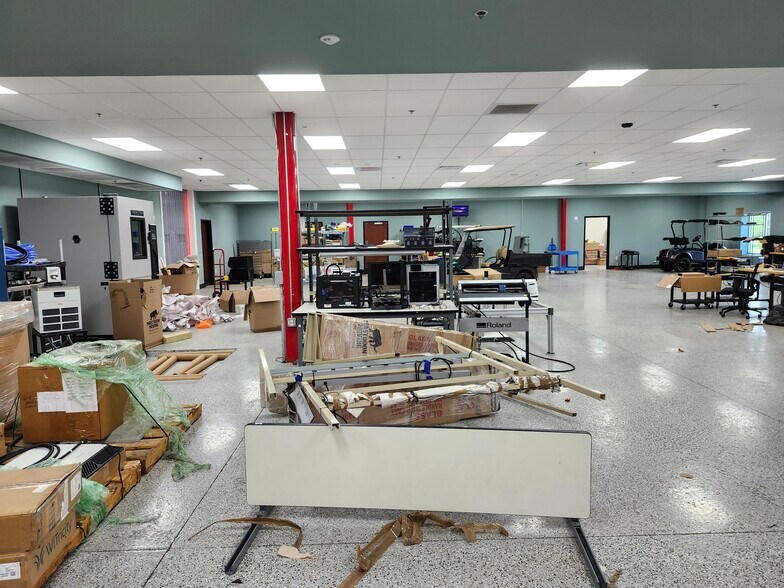 More Photos Of 528 Sunbury Rd, Midway Warehouse For Lease