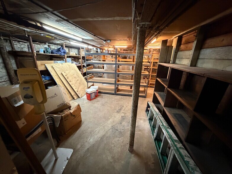 More Photos Of 21-82-21-84 Steinway St, Astoria Medical For Lease