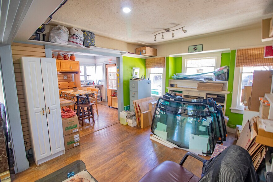 More Photos Of 215 E Fesler St, Santa Maria Storefront For Sale