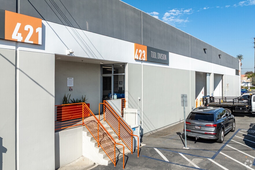 More Photos Of 301-445 N Figueroa St, Wilmington Warehouse For Lease