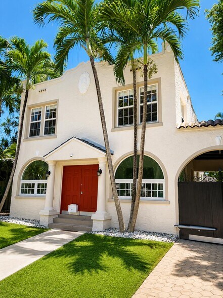 More Photos Of 22 NE 44th St, Miami Office Residential For Lease
