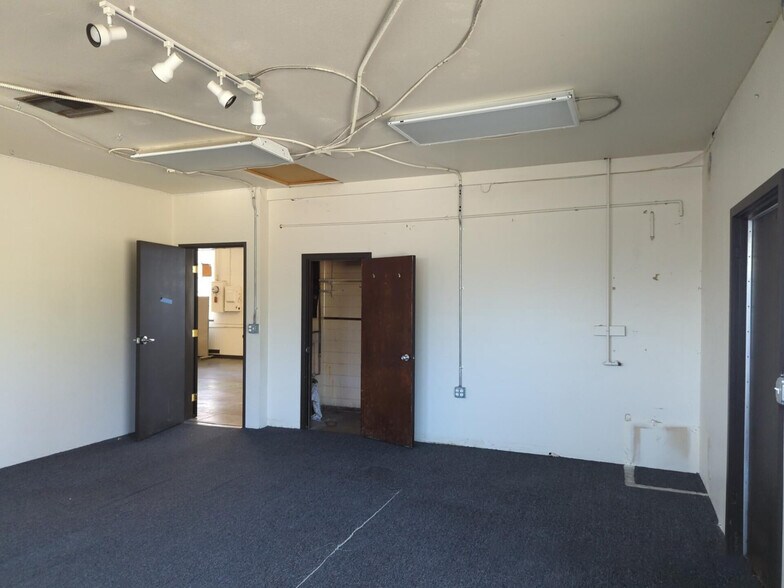 More Photos Of 9190-9214 Exposition Blvd, Los Angeles Warehouse For Sale