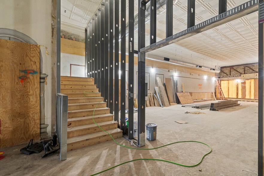 More Photos Of 1309 Tower Ave, Superior Restaurant For Sale