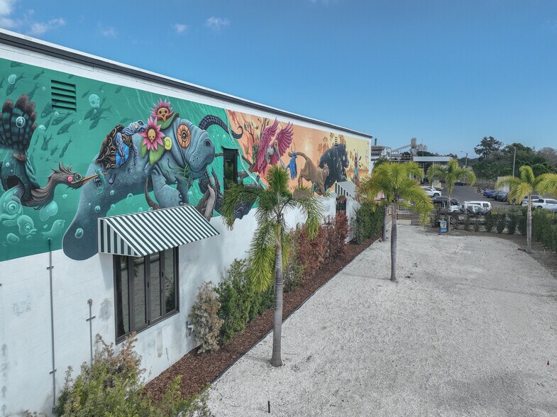 More Photos Of 2606 Fairfield Ave S, Saint Petersburg Light Manufacturing For Lease