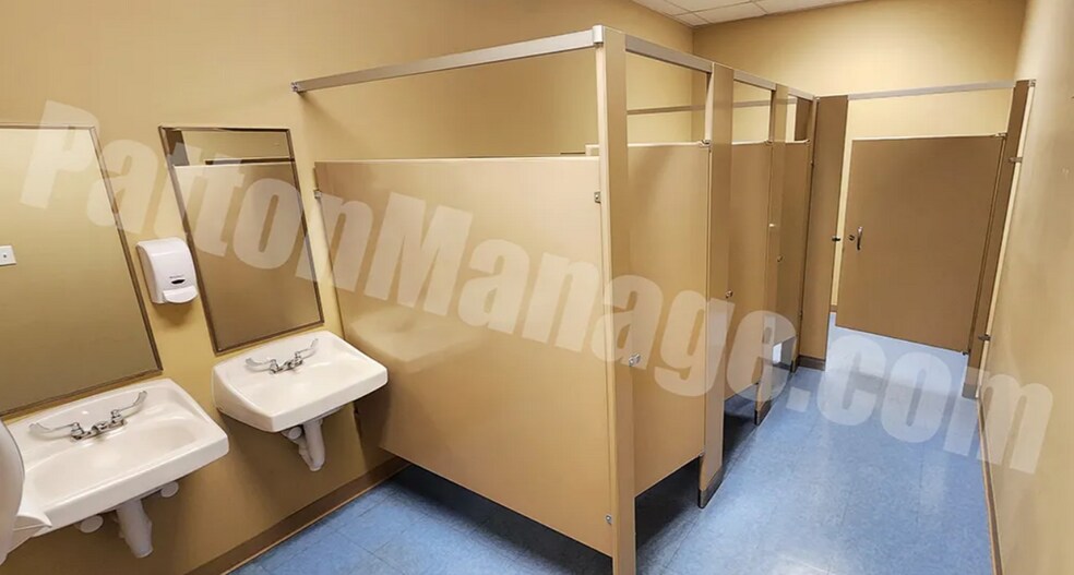 More Photos Of 6001 N US Highway 31, Whiteland General Retail For Sale