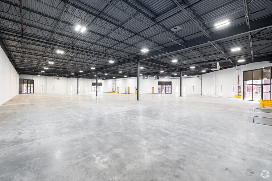 More Photos Of 274-300 Raritan Center Pky, Edison Warehouse For Lease