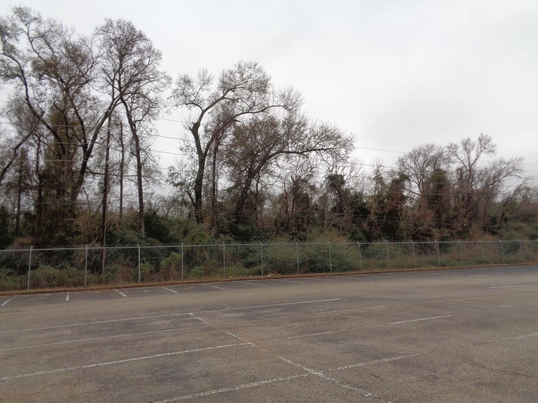 More Photos Of 0 N Fwy & Briar Grove Dr, Houston Land For Sale