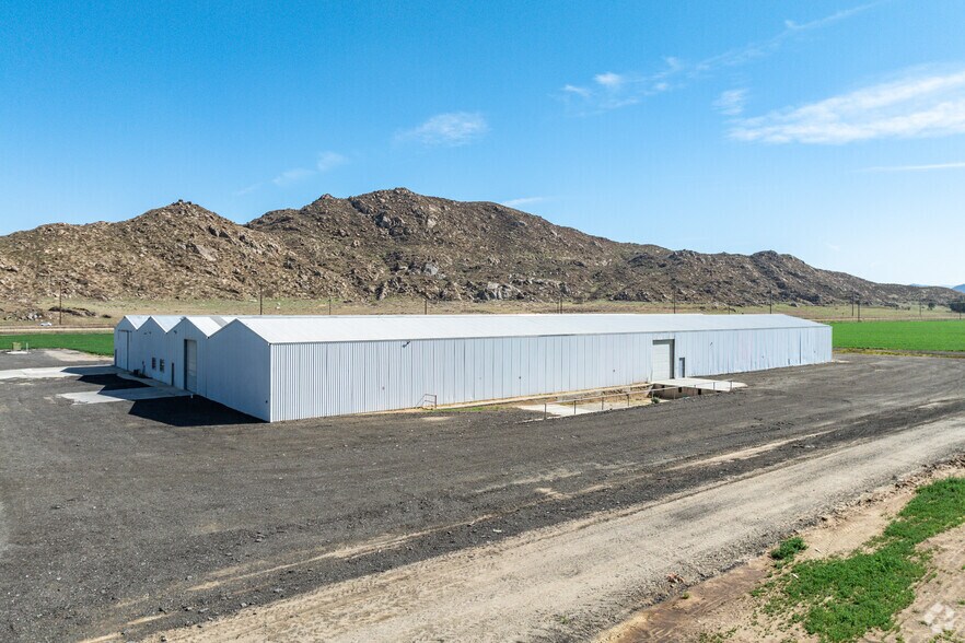 More Photos Of 35650 Hidden Springs Rd, Hemet Warehouse For Lease