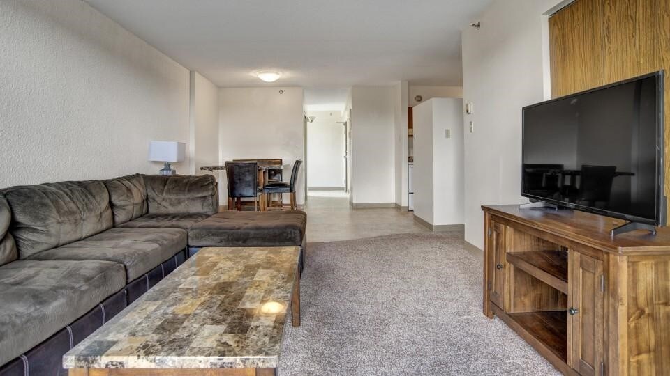 More Photos Of 2131 Broad St, Regina Apartments For Lease