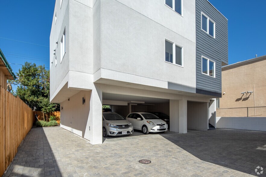 More Photos Of 635 N Harvard Blvd, Los Angeles Apartments For Sale