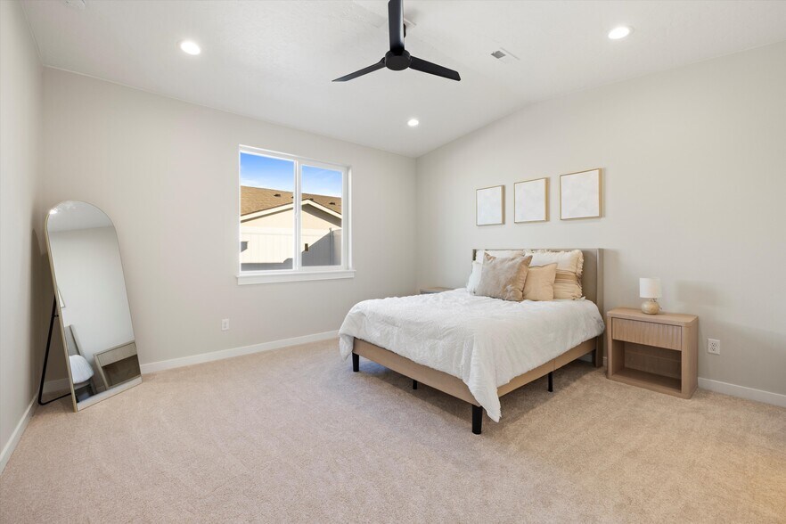 More Photos Of 1101-1109 Fairhaven Loop, Richland Apartments For Sale