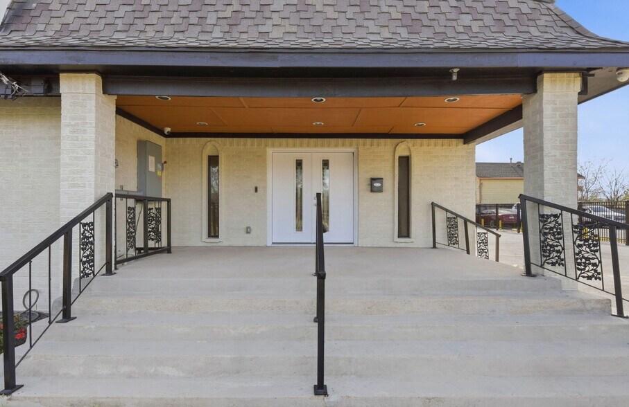 More Photos Of 3911 Fulton St, Houston Religious Facility For Lease