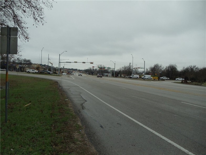 More Photos Of 1712 Chestnut St, Bastrop Land For Sale