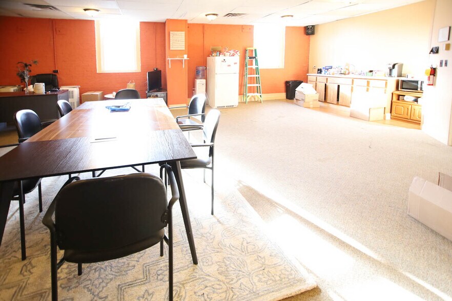 More Photos Of 42 Summer St, Pittsfield Medical For Sale