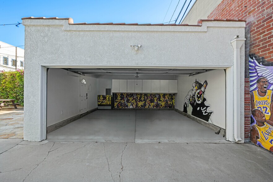 More Photos Of 803 S Sycamore Ave, Los Angeles Multifamily For Sale