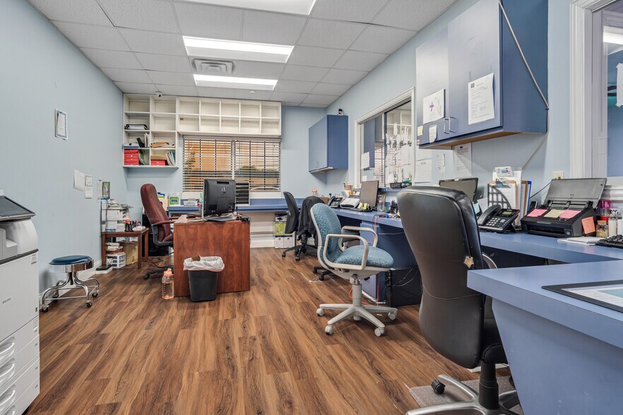 More Photos Of 5506 Broadway Blvd, Garland Medical For Sale