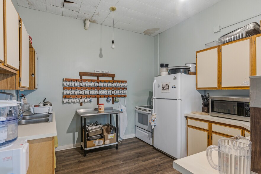 More Photos Of 36 Carpenter Street St, Keene Office For Sale
