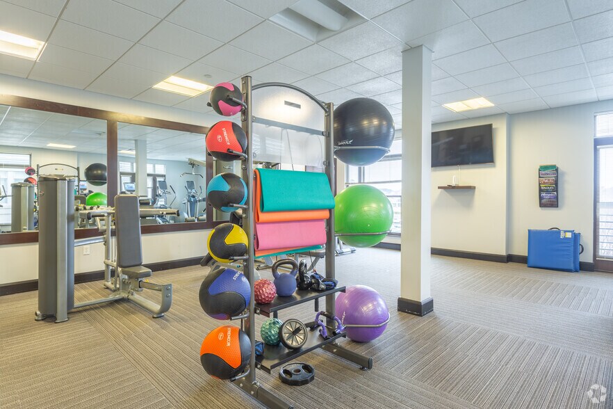 More Photos Of 670 Downey Green, Hampton Apartments For Sale