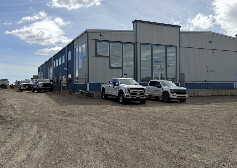 More Photos Of 609B Mccool Street, Crossfield, Crossfield Warehouse For Lease