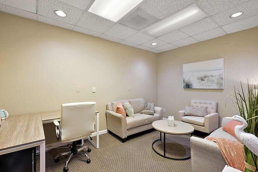 More Photos Of 609 W Montrose St, Clermont Office For Sale