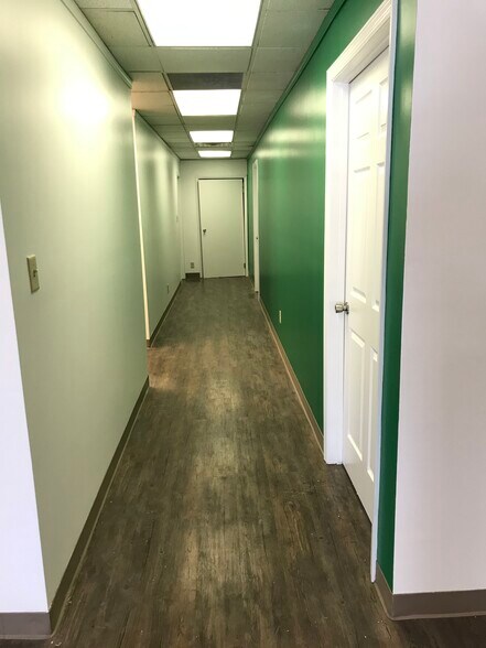 More Photos Of 1305 Elm Hill Pike, Nashville Warehouse For Lease